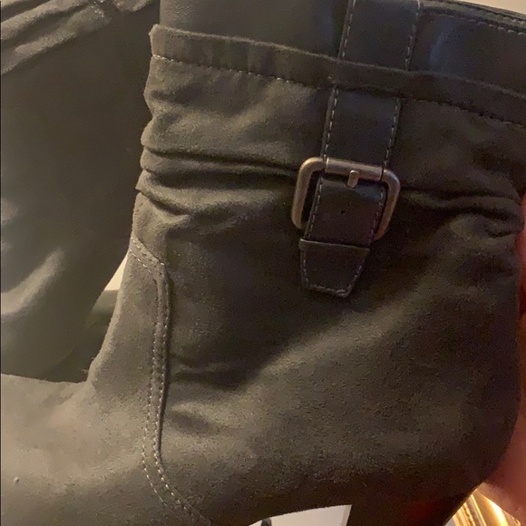 Laura Ashley Boots. - Picture 4 of 4